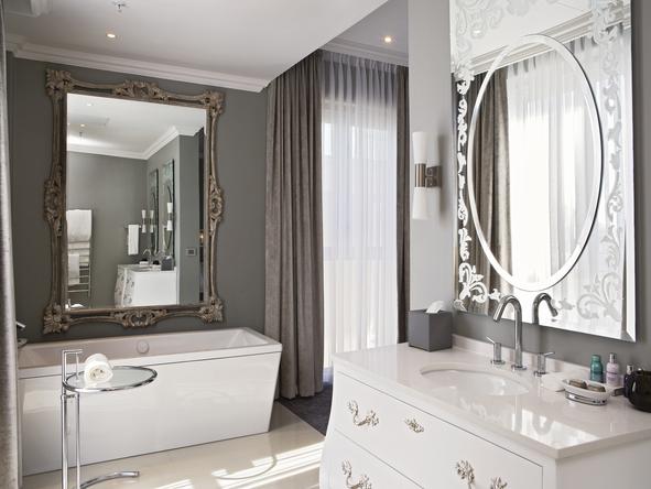 Queen Victoria Hotel - Bathroom 